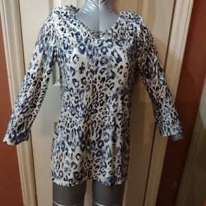 Cathy woman's size small long sleeve blouse shirt top